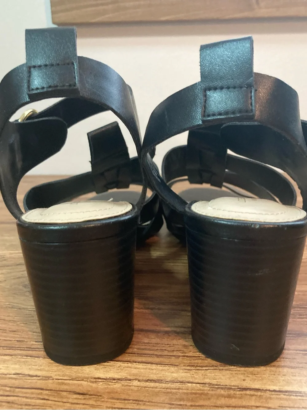 Liz Claiborne Basso Black Heeled Sandals 8
